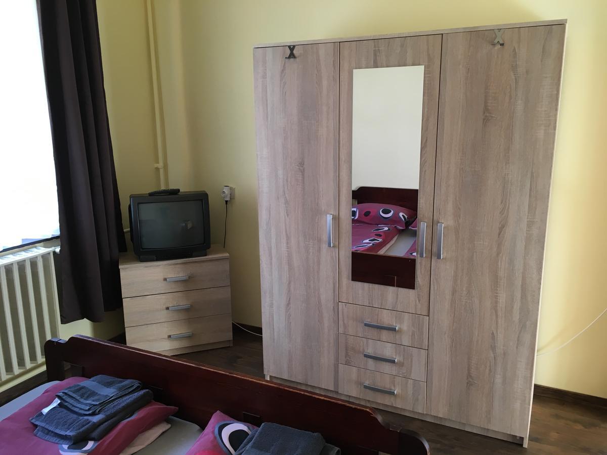 Fitt Maganszallashely Sásd المظهر الخارجي الصورة